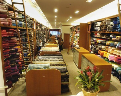 2021年1-4月我国服装鞋帽纺织品零售额显著增长，互联网销售成主要驱动力